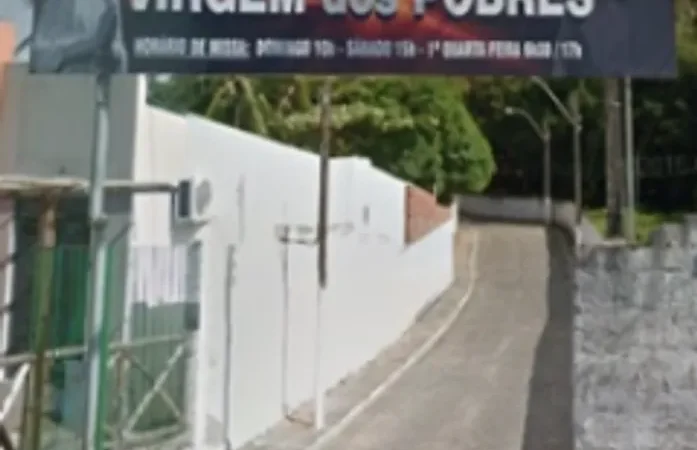 Câmeras flagram homem roubando cadeiras no Santuário Virgem dos Pobres, em Maceió; Quarta vez em 40 dias