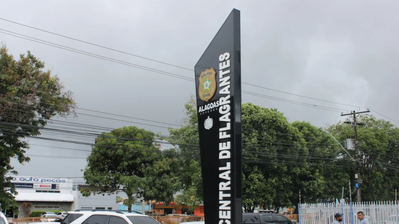 Homem é preso por usar idosa analfabeta para tentar fraudar INSS, em Rio Largo