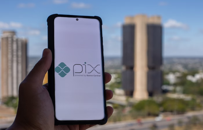 BC: chaves Pix de CPF e CNPJ irregulares na Receita serão excluídas