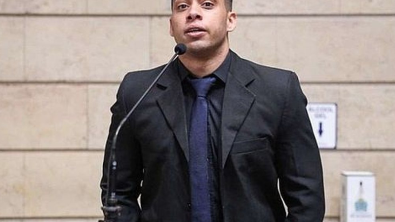 Justiça concede liberdade a Gabriel Monteiro, preso desde 2022, acusado de estupro