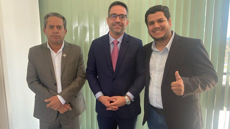 Governador Paulo Dantas recebe título de Cidadão Honorário de Minador do Negrão concedido pelo vereador Henrique do Careca