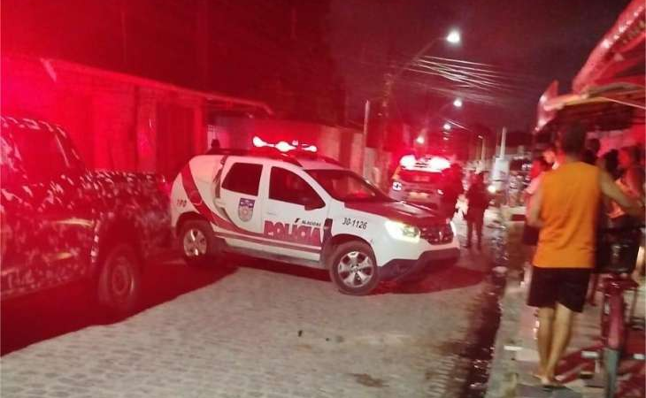 Homem é executado com tiros no rosto e nas costas em via pública