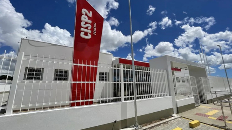 Vídeo: Amedrontados, moradores do Conj. Edval Gaia, em Palmeira, denunciam comportamento ríspido e truculento de vizinho Militar