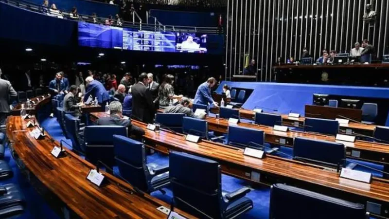 CCJ do Senado aprova fim da reeleição para presidente, prefeitos e governadores