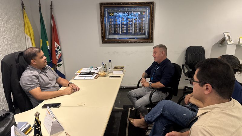 Cesmac e Câmara de Vereadores firmam parceria para oferecer ensino superior a servidores públicos