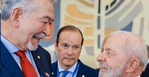 Paulão reforça proximidade com Lula para manter influência no PT