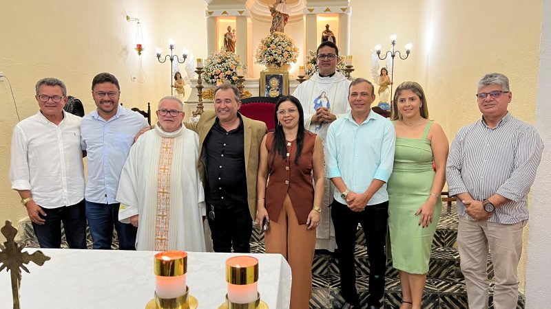 Tanque d’Arca e Maribondo celebram juntos a posse dos novos párocos da Paróquia Nossa Senhora Mãe do Povo