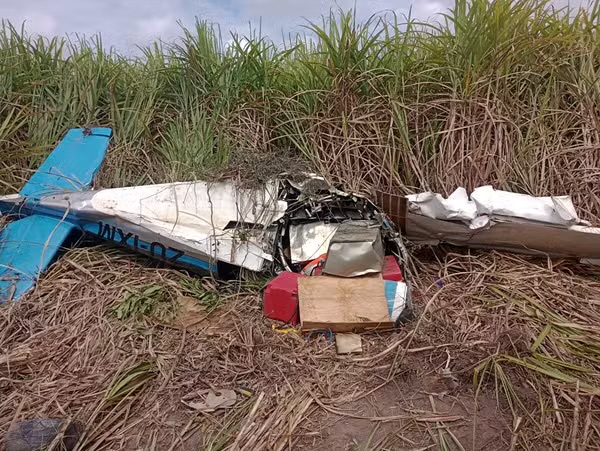 Avião transportando cocaína cai em canavial em Coruripe; piloto morreu
