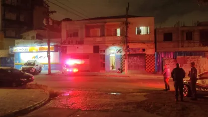 Homem invade casa de prostituição, abre fogo e mata 2 pessoas em SP