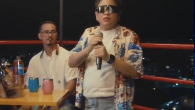 Raquel dos Teclados lança o projeto audiovisual “Resenha da Rainha” gravado na Grota do Cigano, em Maceió