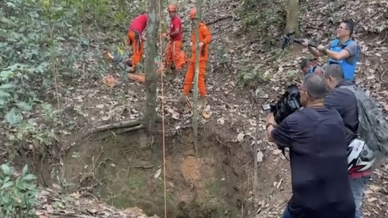 Polícia Civil descobre cemitério clandestino usado pelo Comando Vermelho no Morro do Jordão
