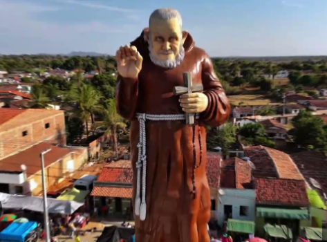 Romaria de Frei Damião terá programação religiosa com missas, momentos de adoração e show da cantora Adriana Arydes