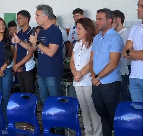 Entrega de instrumentos da fanfarra da Escola Elza Soares marca homenagem ao legado de Marcelo Lima em Quebrangulo