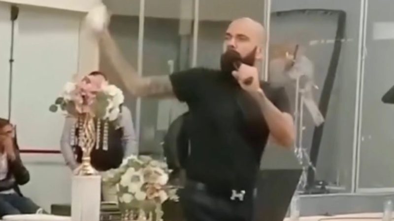 Daniel Alves reaparece como pregador na Espanha após prisão por agressão sexual: oportunismo ou redenção?