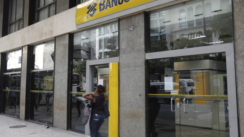 Sindicato dos Bancários tenta reverter veto de JHC a projeto que reforça segurança em agências de Maceió