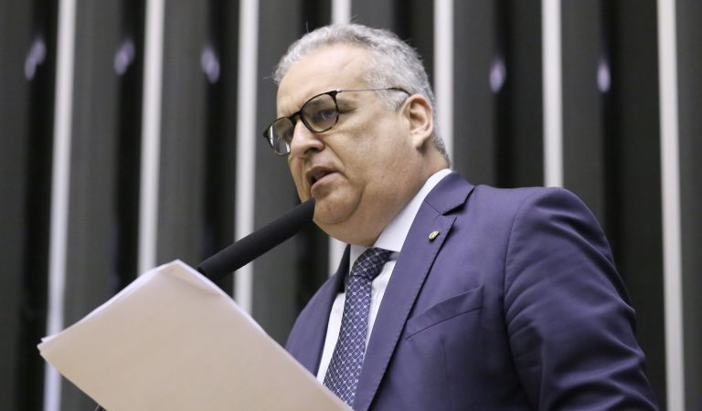 Câmara aprova aumento de penas para crimes contra agentes de segurança e seus familiares