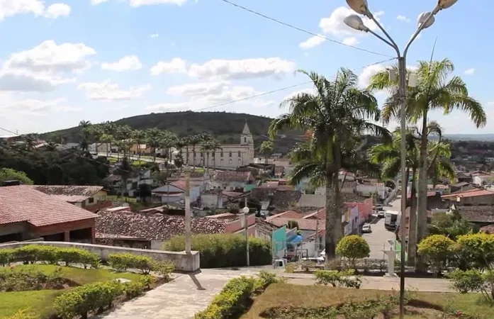 Dupla é detida ao tentar subtrair trilhos de ferrovia em área rural de Quebrangulo