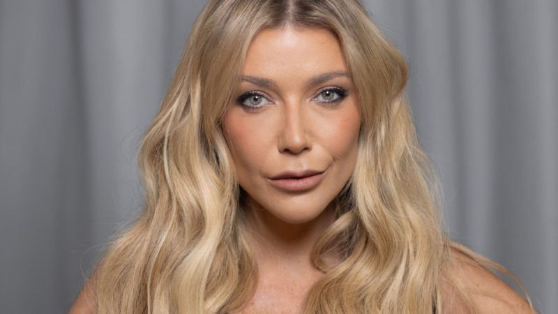 Luiza Possi revela que largou o álcool para salvar o casamento: “Bebia até no café da manhã”