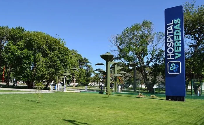 Trabalhadores do Hospital Veredas entram em greve por salários atrasados e piso da enfermagem