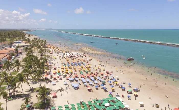 Guarda-vidas resgatam seis pessoas em menos de meia hora no Francês