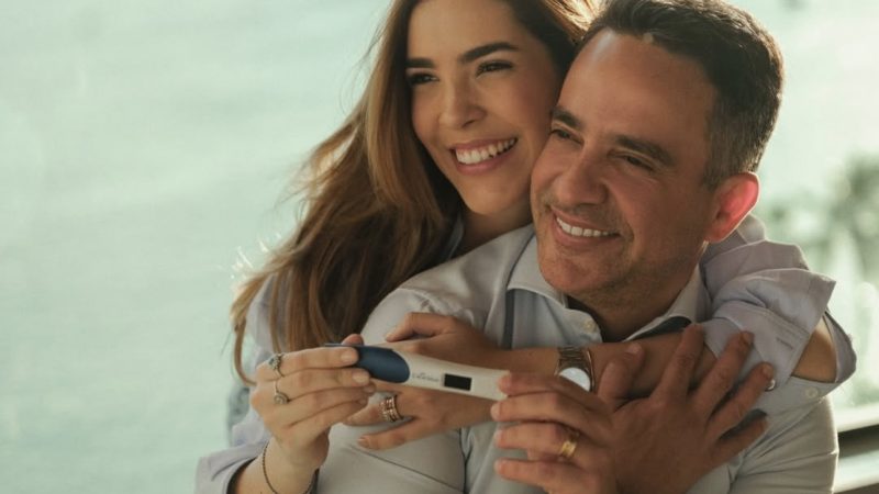 Governador Paulo Dantas e primeira-dama Júlia Brito anunciam chegada do primeiro filho: “José está chegando!”