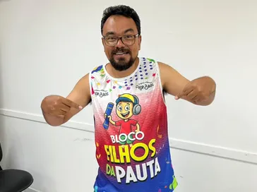 O retorno da notícia na Avenida: Bloco Filhos da Pauta reestreia no Jaraguá Folia 2026