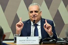 Sem definir 2026, Alfredo Gaspar critica esvaziamento da Câmara e mira protagonismo no Senado