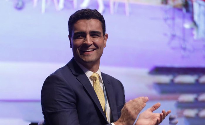 De olho no Palácio, mas de costas para a história? O risco político de JHC ao mirar o Governo de Alagoas