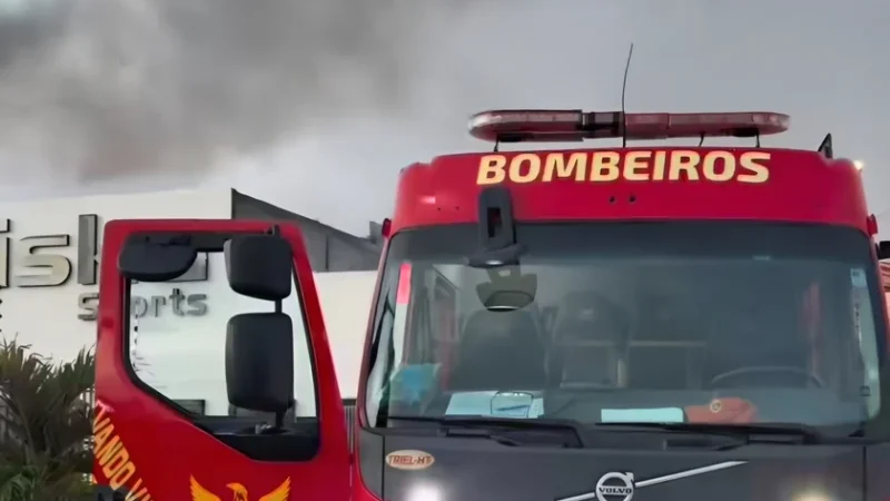 Incêndio destrói loja de fardamentos em Arapiraca