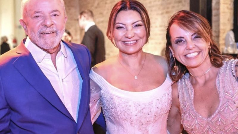 Janja barra filha de Lula e restringe acesso de ministros em camarote no Sambódromo