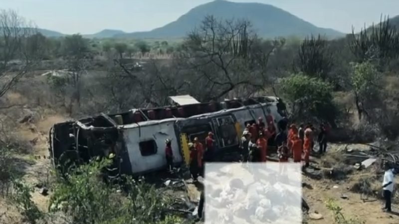 Governo de Alagoas mobiliza força-tarefa após grave acidente na AL-220, em São José da Tapera