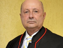 Saída de Fernando Toledo do Tribunal de Contas do Estado de Alagoas abre disputa política por vaga e pode ter sucessão familiar inédita