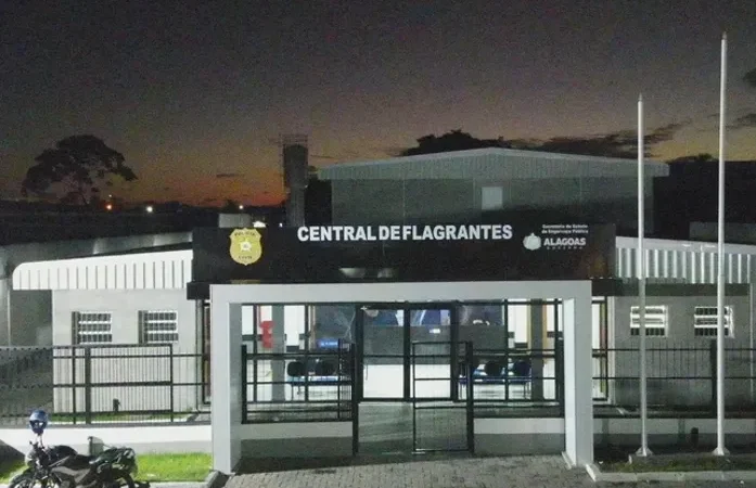 Vereador é preso após agredir enteada de 14 anos e ameaçar bombeiro em condomínio de Maceió