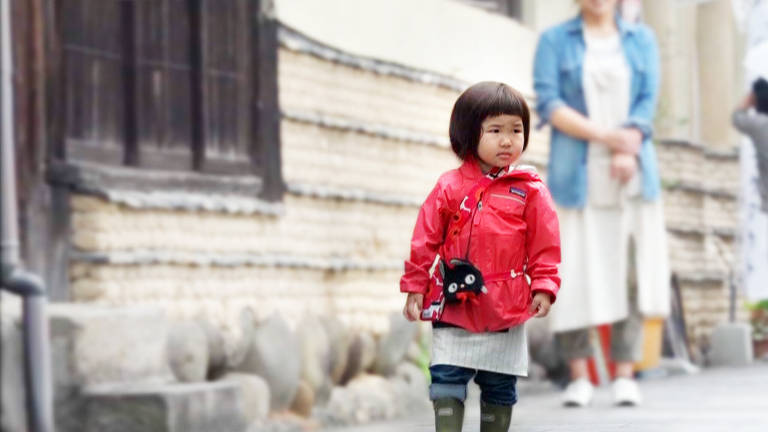 Autonomia desde cedo: cultura japonesa permite que crianças pequenas circulem sozinhas com segurança
