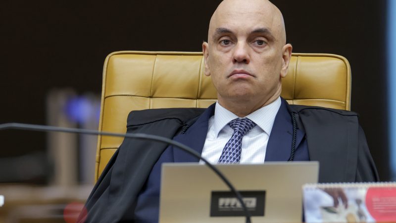 Ministro manda executar multas que somam R$ 7 bi contra caminhoneiros por bloqueio de estradas em 2022