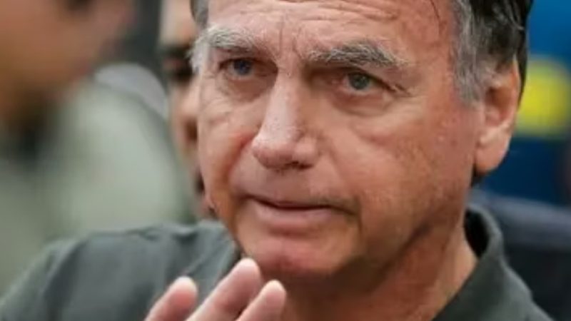 Internação de Bolsonaro reacende pressão por prisão domiciliar
