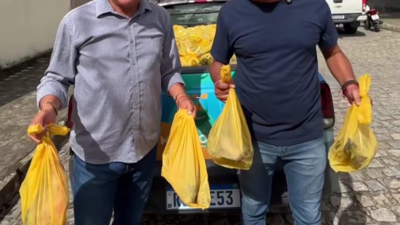 Entrega porta a porta garante peixe na mesa de famílias em Maribondo na Semana Santa