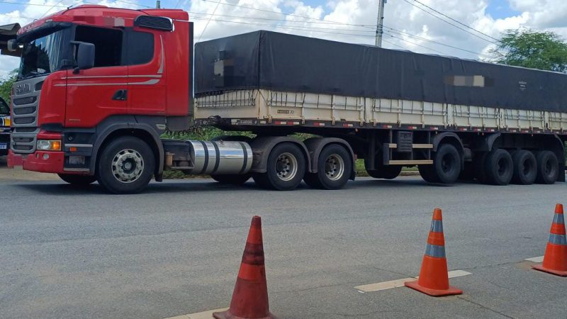PRF intercepta cargas irregulares em rodovia federal que seguiriam para Alagoas