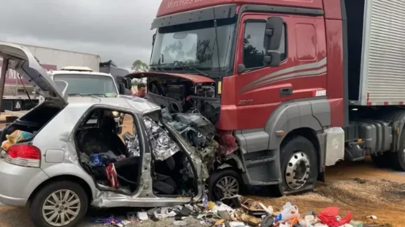 Tragédia na BR-251: família alagoana morre em colisão no Norte de Minas