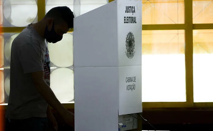 Eleitor tem um mês para regularizar pendências e ficar apto a votar