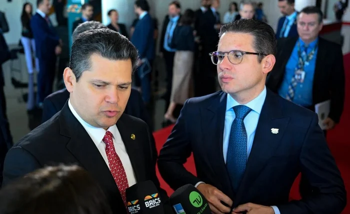 Rejeição recorde: Hugo Motta e Davi Alcolumbre têm 90% de imagem negativa em pesquisa nacional