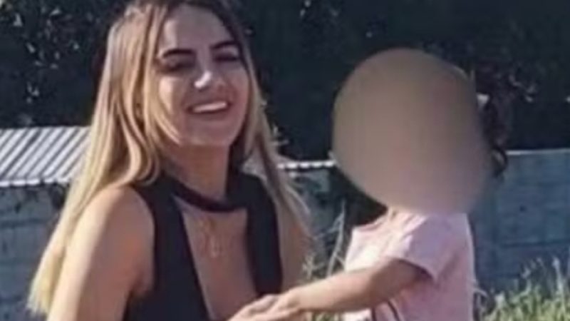 Entre a lei e a indignação: filha de PM morta aguarda pensão enquanto acusado de feminicídio é aposentado em tempo recorde