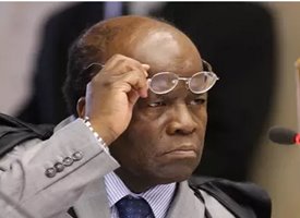 Joaquim Barbosa pede demissão do Ministro da Justiça