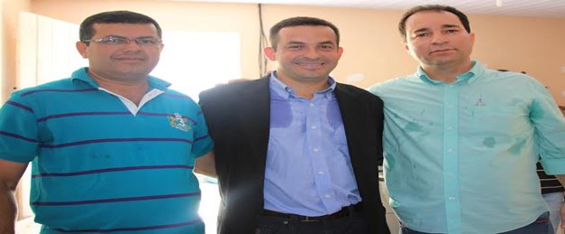 Prefeito de Igaci doa cestas básicas e nomeia secretário de Saúde