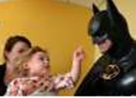 Acidente mata ‘Batman’ que visitava hospitais infantis nos EUA