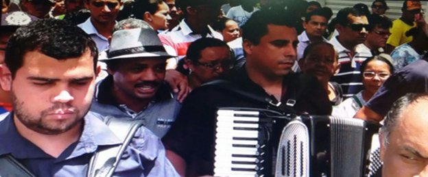 Emocionante: Corpo de “Lula Demó” é enterrado ao som de sanfoneiros e cantores