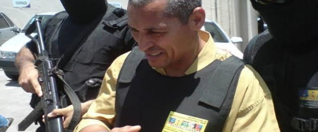 Acusado de assassinar pai do cantor Geraldo Cardoso senta no banco dos réus nesta quarta-feira (16)