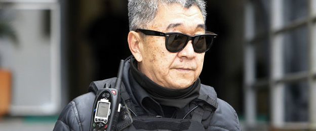 ‘Japonês da Federal’ coloca tornozeleira e volta a trabalhar