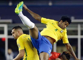 Não deu: Gol de mão do Peru desclassifica o Brasil