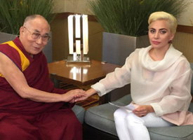 Lady Gaga é banida da China após encontro com Dalai Lama